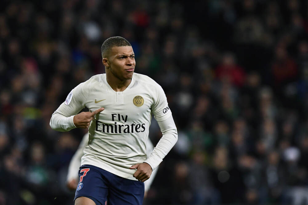 英格兰后卫英超出场榜：卡拉格508场居首，沃克427场第五